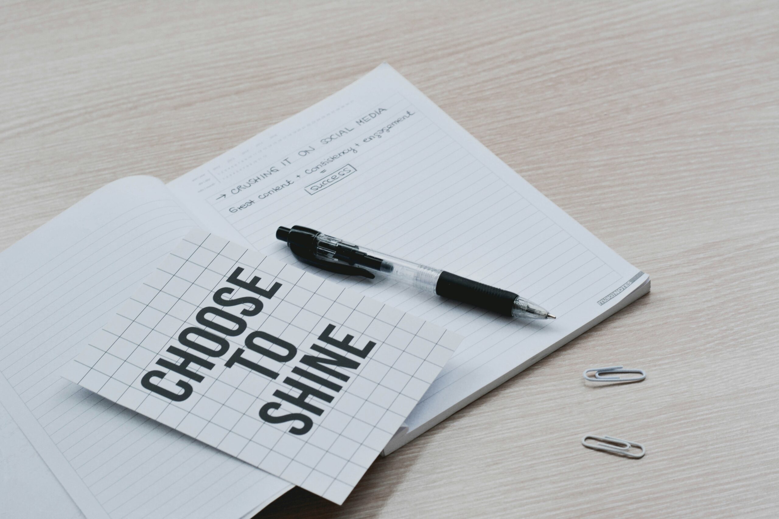 Illustration of checklist for selecting travel insurance policy