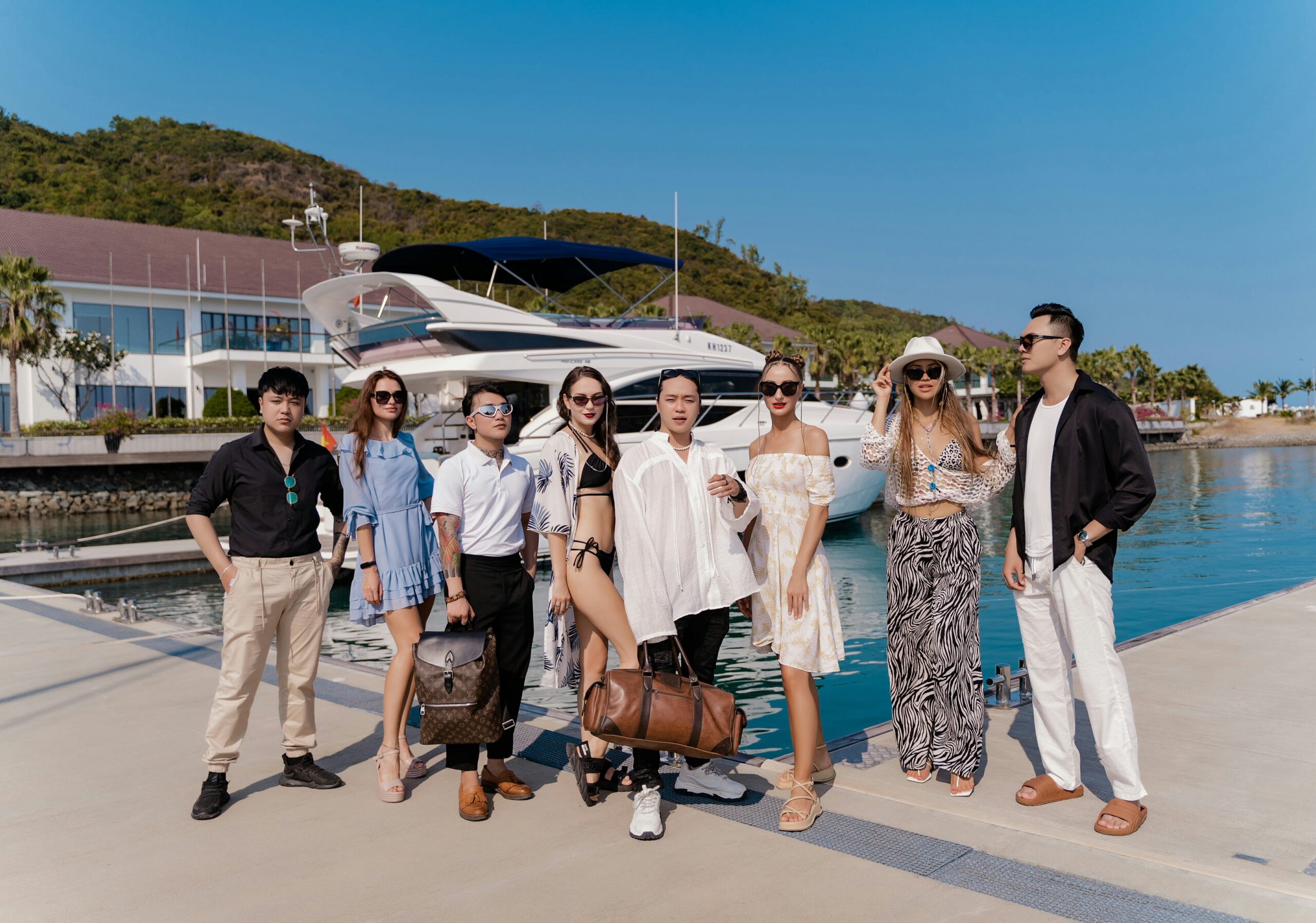 Premium Coach Travel: Why It’s the Ultimate Luxury Adventure for 2024