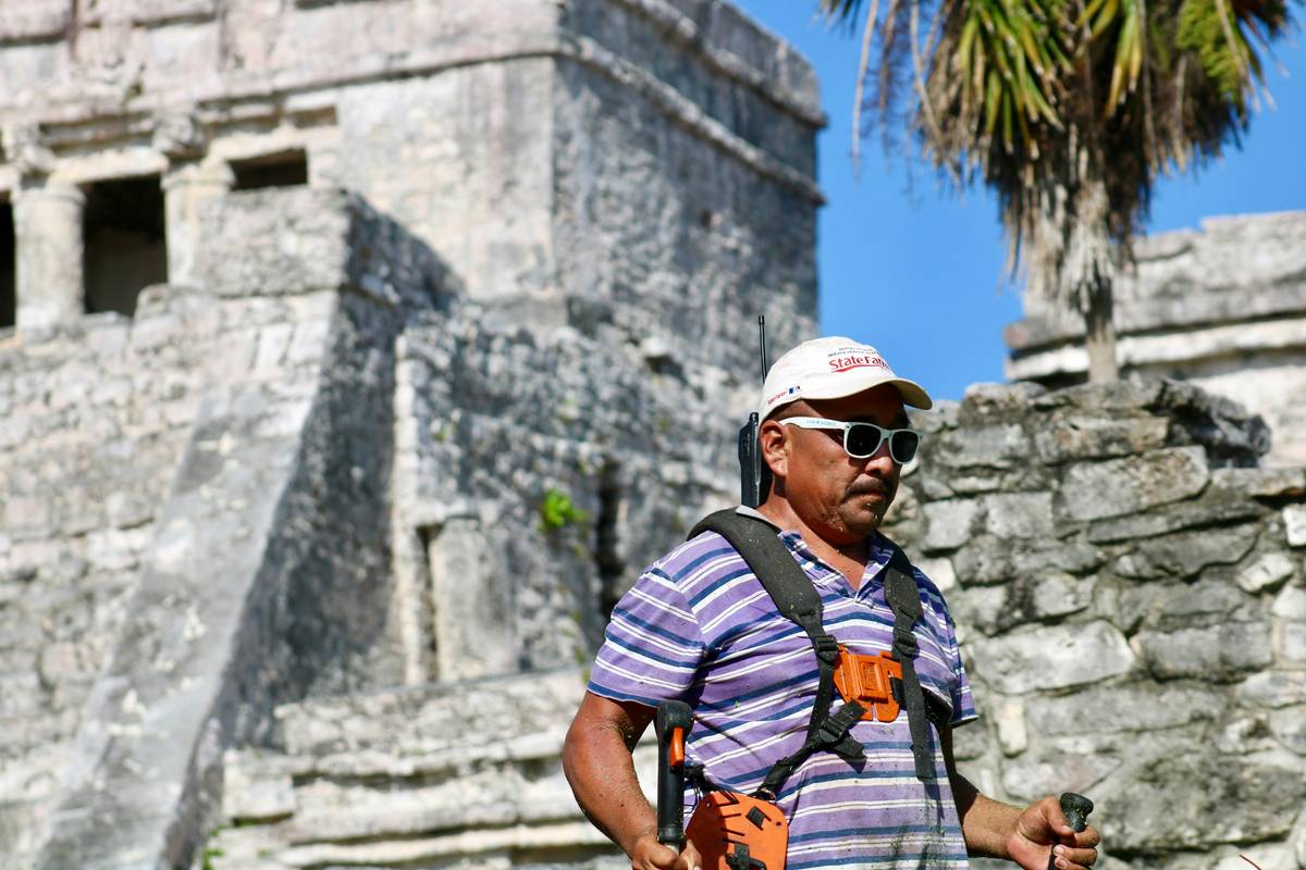 Why First Class Tour Operators Are Redefining Luxury Bus Tours (And How to Find Them)