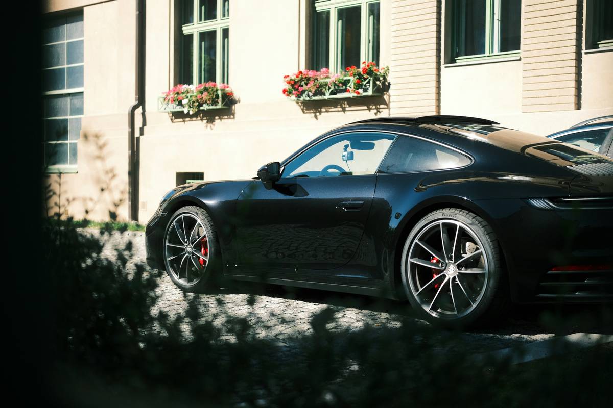 Why You Should Experience Luxury Travel with a Premium Tourist Coach