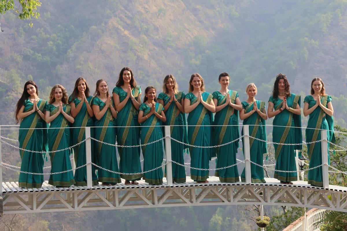 First Class Group Travel: Discover the Ultimate Luxury Bus Tour Experience