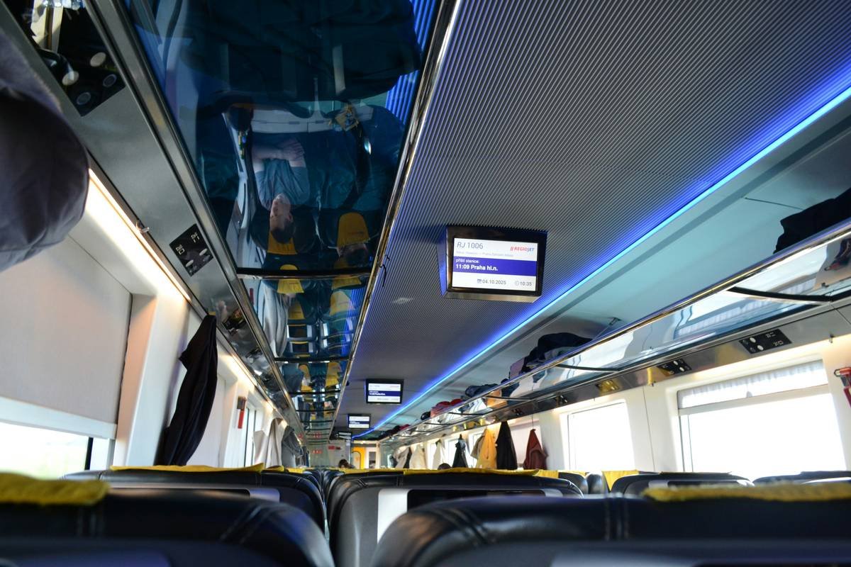 Plan Your First Class Holidays: A Luxury Bus Tour Adventure