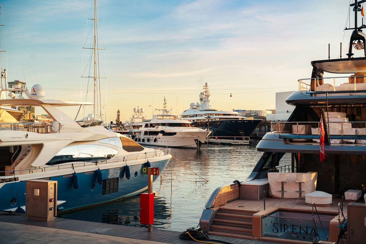 First Class Travel Packages: Why Luxury Bus Tours Are the Underrated VIP Experience You’ve Been Missing