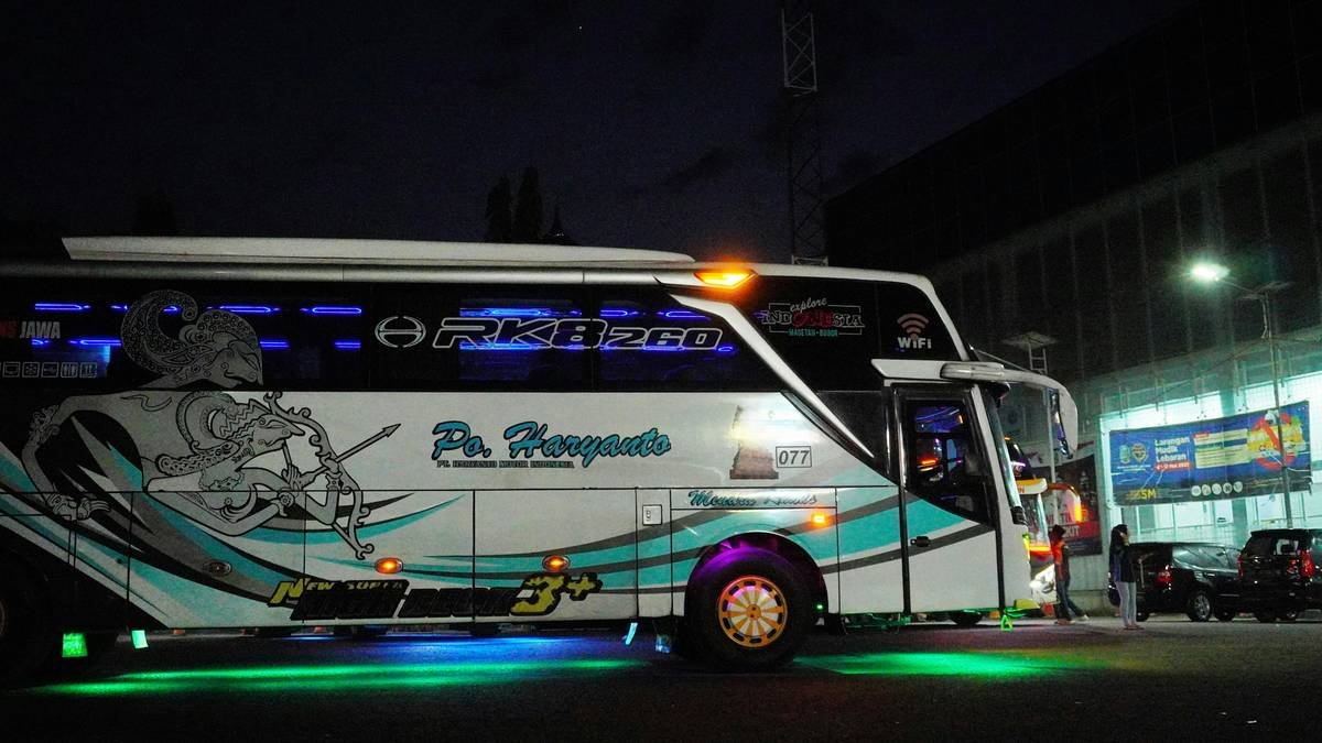 Original Photo of PO Haryanto busses