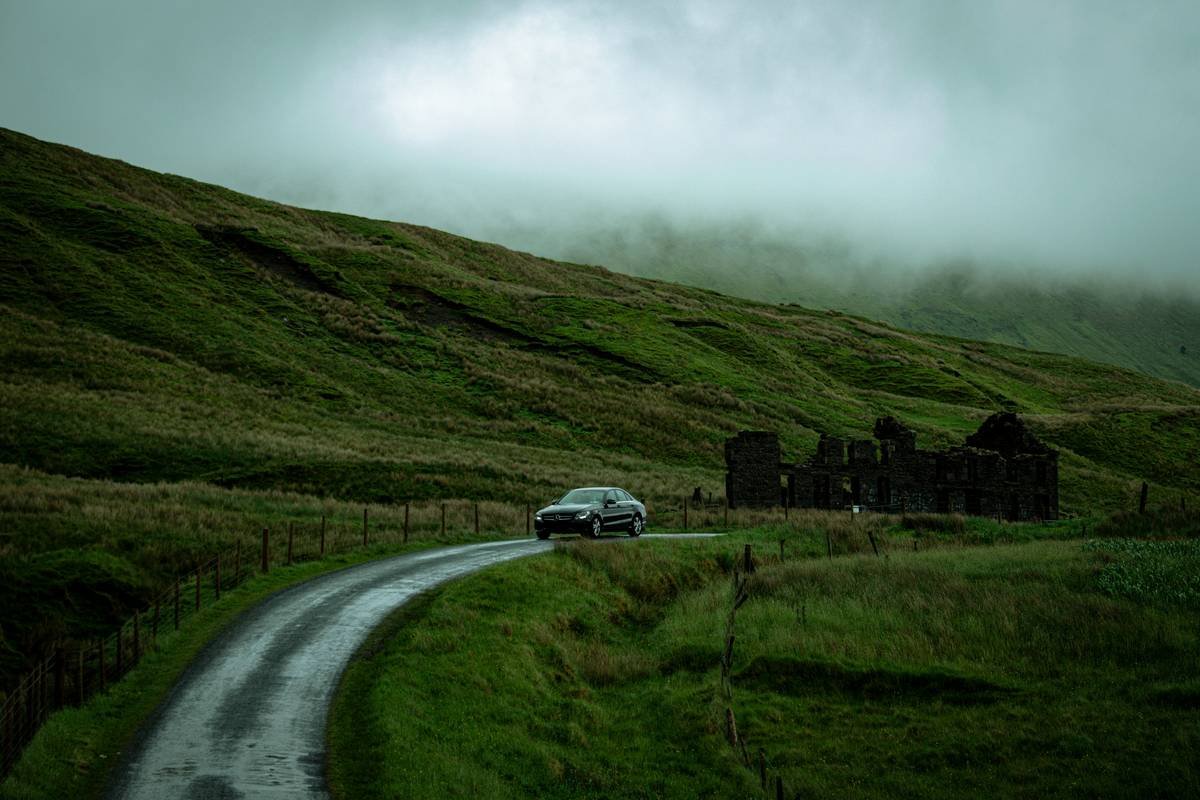 Why Your Dream Ireland Trip Deserves a Luxury Coach Tour Ireland Experience