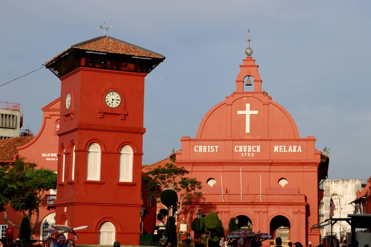 luxury coach malacca tour package interior with leather seats and panoramic windows